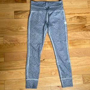 NWOT Vuori Daily Legging Azure size M